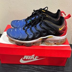 Nike VaporMax Plus in Blue and Red